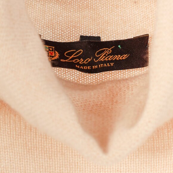 Loro Piana Cream Cashmere Turtleneck Sweater - Picture 4 of 9